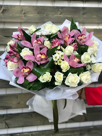 Букет цветов из: Розы и Хризантемы в Тимшино