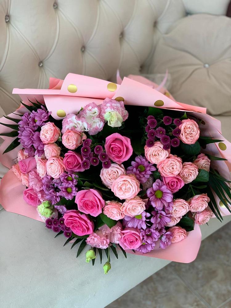 Букет цветов из: Хризантемы, Розы и Лизиантусы в Тимшино