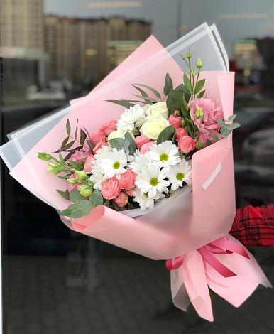 Букет цветов из: Розы, Лизиантусы и Хризантемы в Тимшино