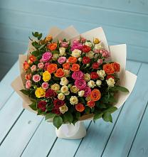 Букет Микс из разноцветных кустовых роз в Тимшино